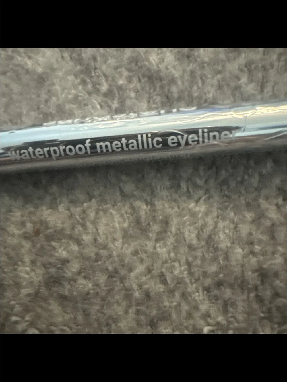 Sandstone Waterproof Metallic Eyeliner (83 Green Envy)